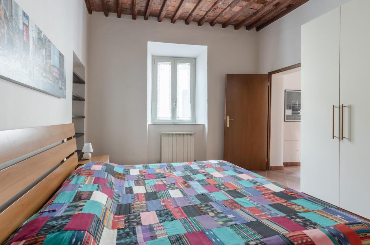 Lucca - Piazza Dell'Anfiteatro Central Apartment! Luaran gambar