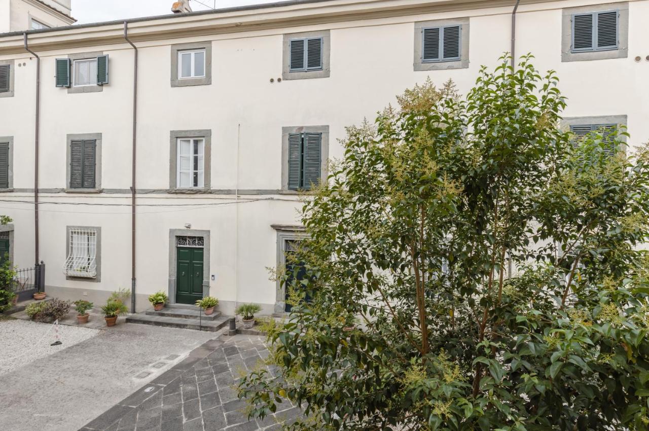 Lucca - Piazza Dell'Anfiteatro Central Apartment! Luaran gambar