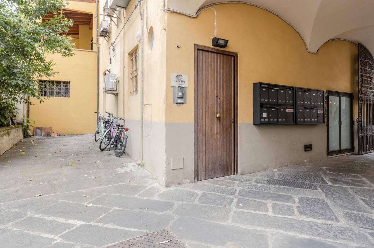 Lucca - Piazza Dell'Anfiteatro Central Apartment! Luaran gambar