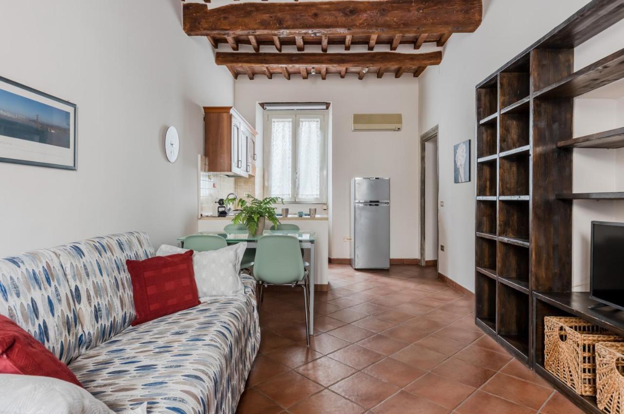 Lucca - Piazza Dell'Anfiteatro Central Apartment! Luaran gambar